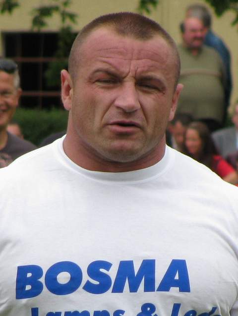 Марцюш Пудзяновський під час змагання зі стронгмену 2009 року